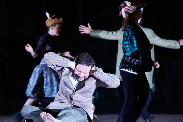 Lutz Salzmann als jüngster Faust in Weimar: Die Einstandsinszenierung des neuen Intendanten Hasko Weber.