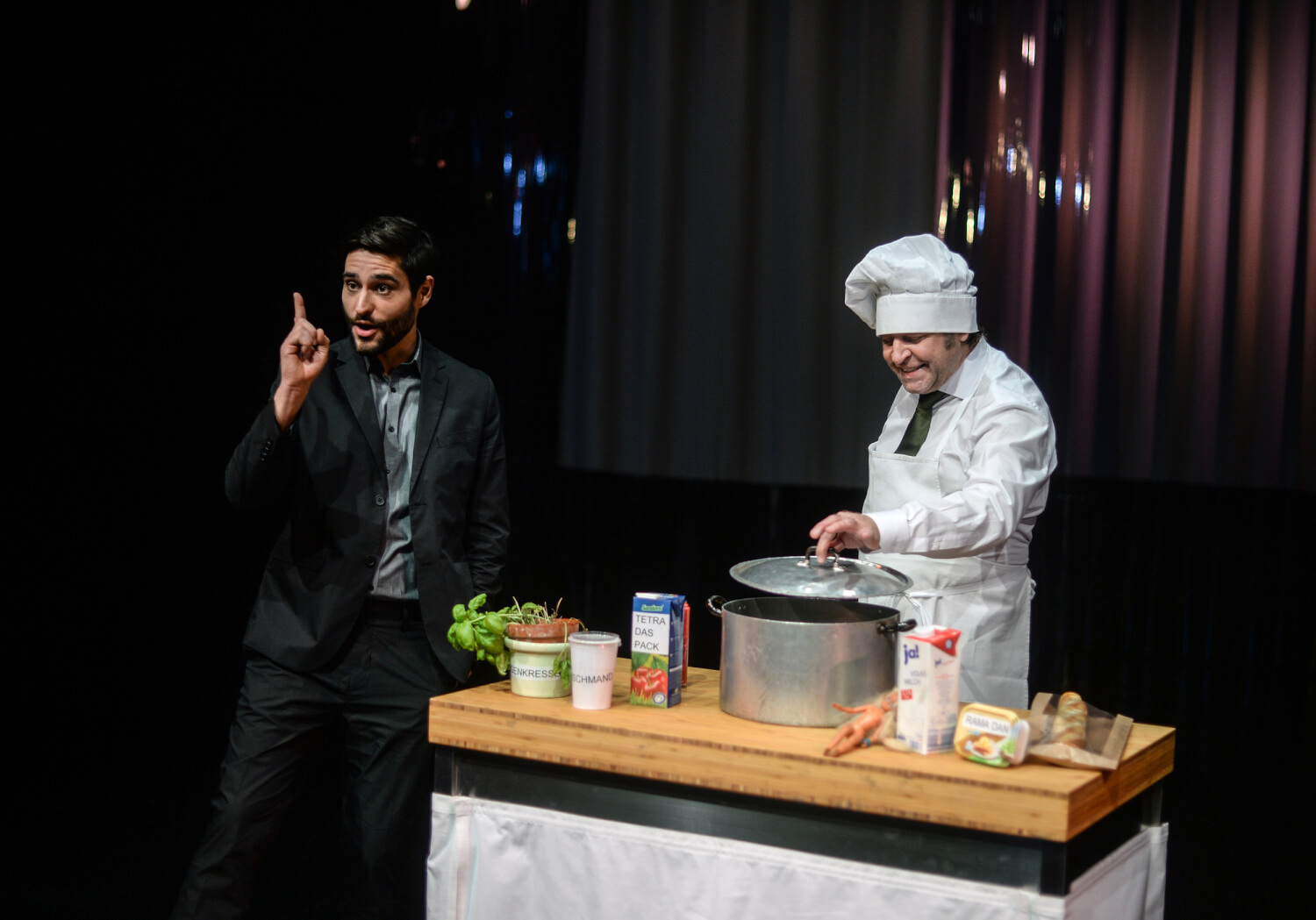 Szene mit Nektarios Vlachopoulos und Klaus Rodewald