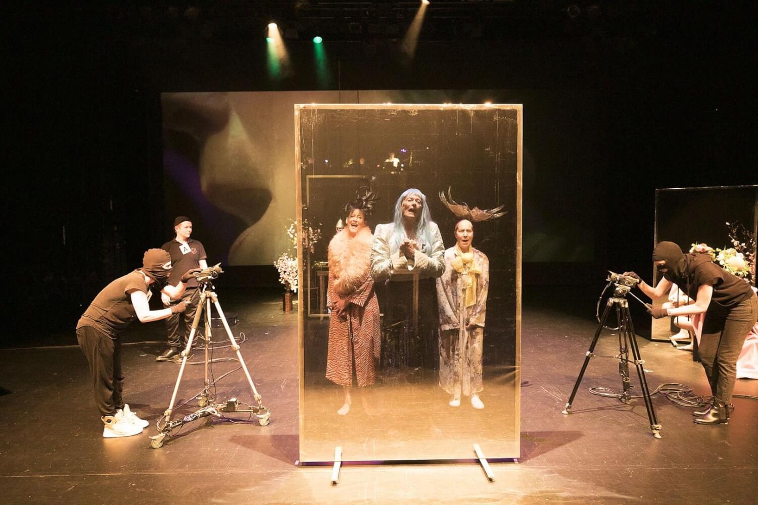 Szene aus "Creation - Pictures for Dorian"