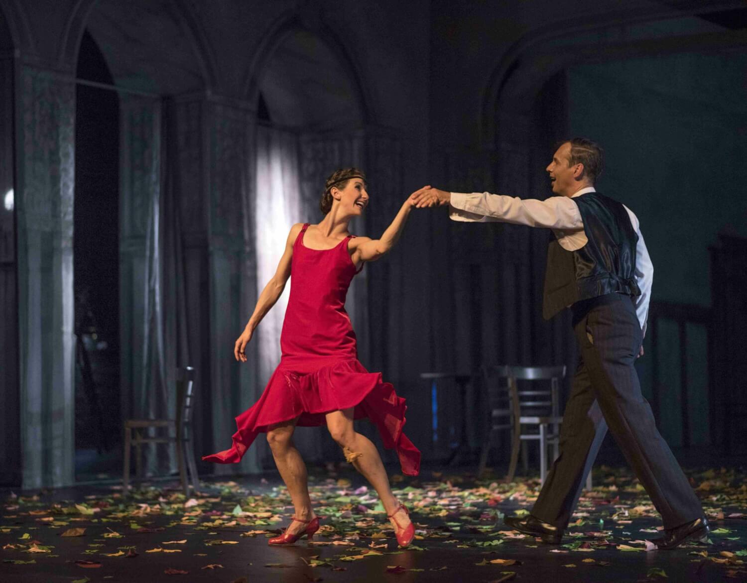 Szene mit Linda Kuhn und Ulrich K. Müller