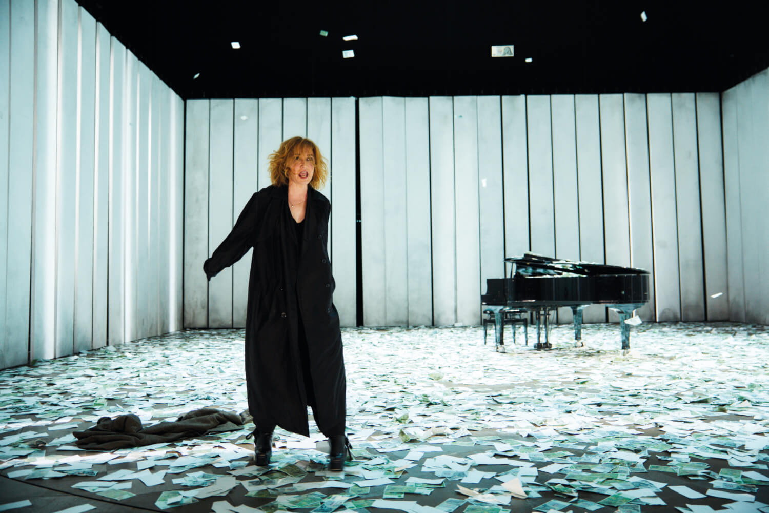 Evgenia Dodina als Claire Zachanassian