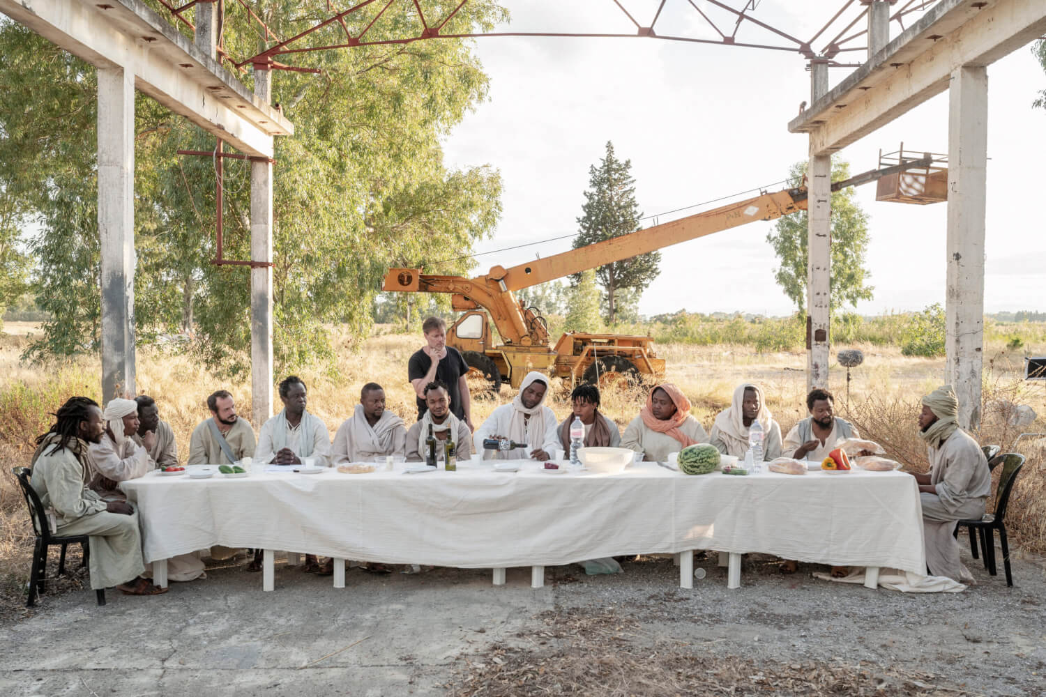  Das Letzte Abendmahl – letzte Vorbereitungen am Set zu DAS NEUE EVANGELIUM von Milo Rau