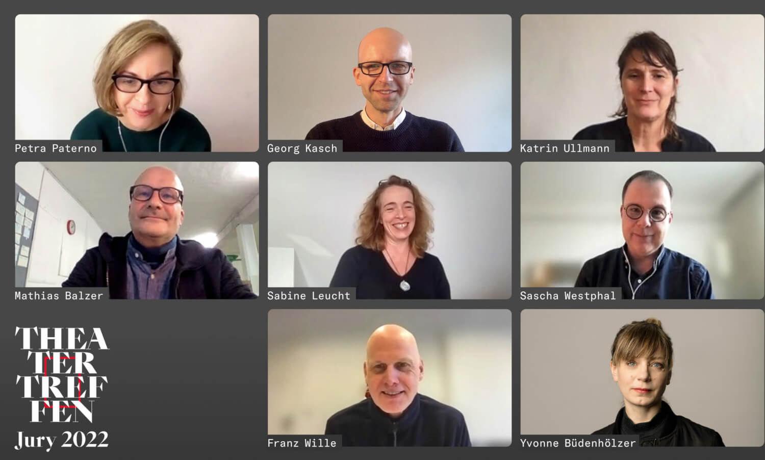 Die aktuelle Jury mit der scheidenden Leiterin des Theatertreffens Yvonne Büdenhölzer