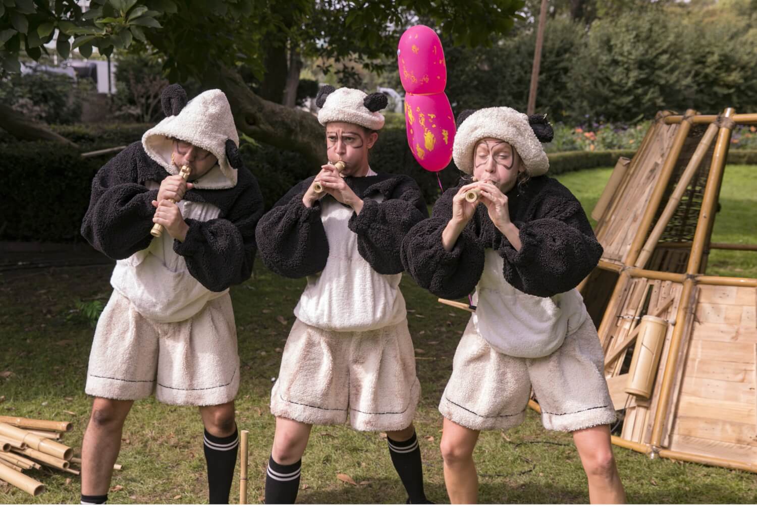 Szene aus der "Panda-Pand"-Uraufführung am Jungen Schauspielhaus Düsseldorf