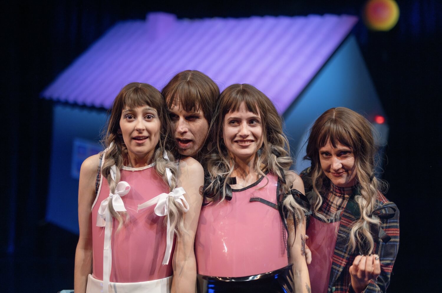 „Die Zukünftige" Bungarten, v. li.: Larissa Voulgarelis, Eddie Irle, Antoinette Ullrich und Maria Munkert