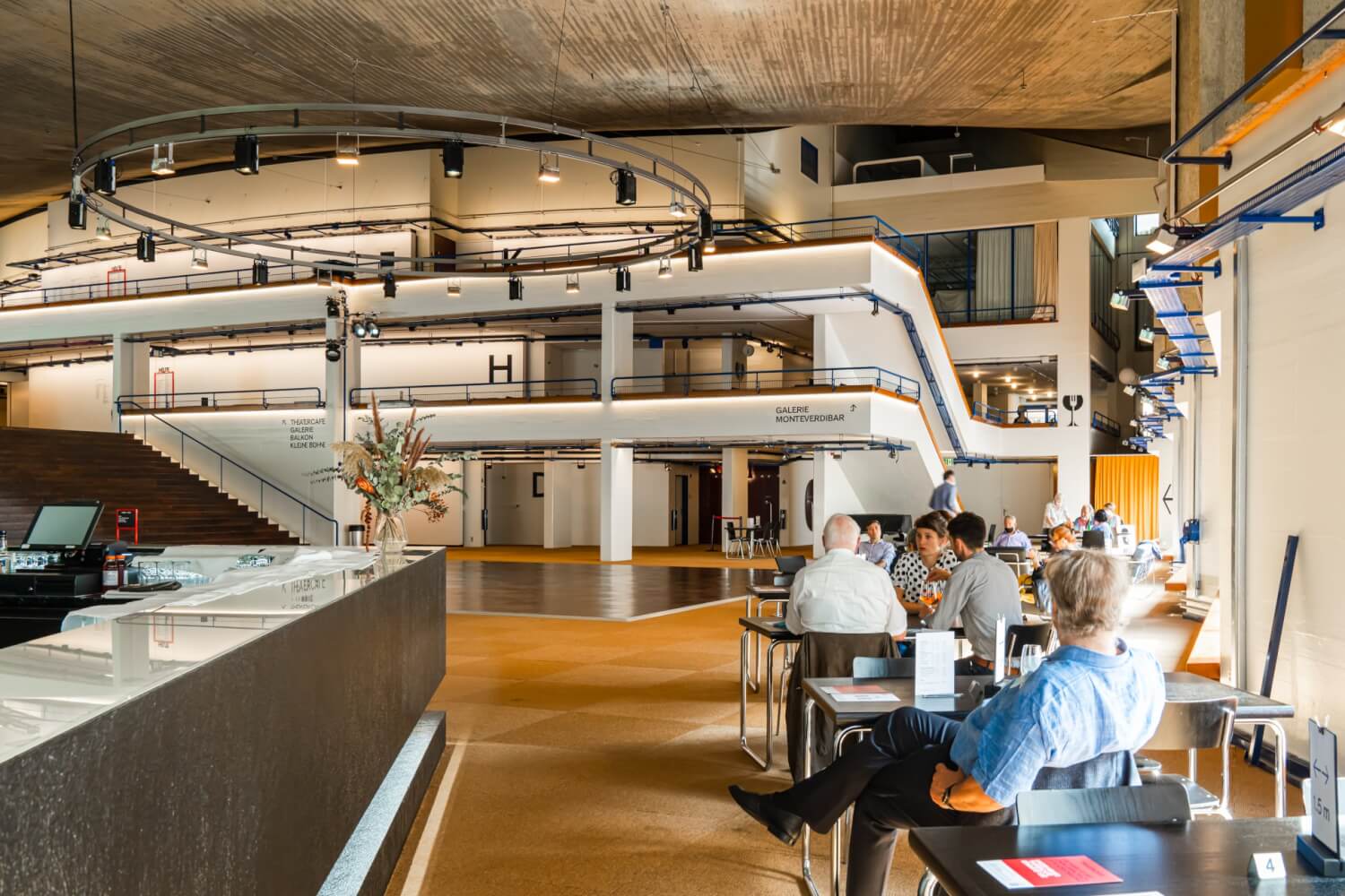 Das "Foyer Public" des Theaters Basel