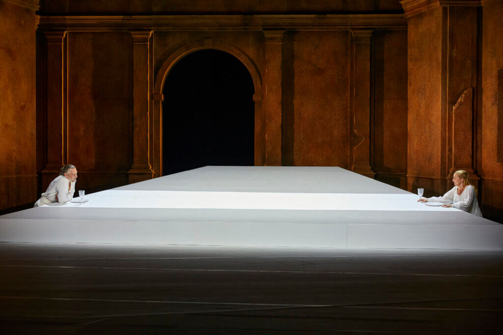 „Haus ohne Ruhe” vom Stadttheater Ingolstad