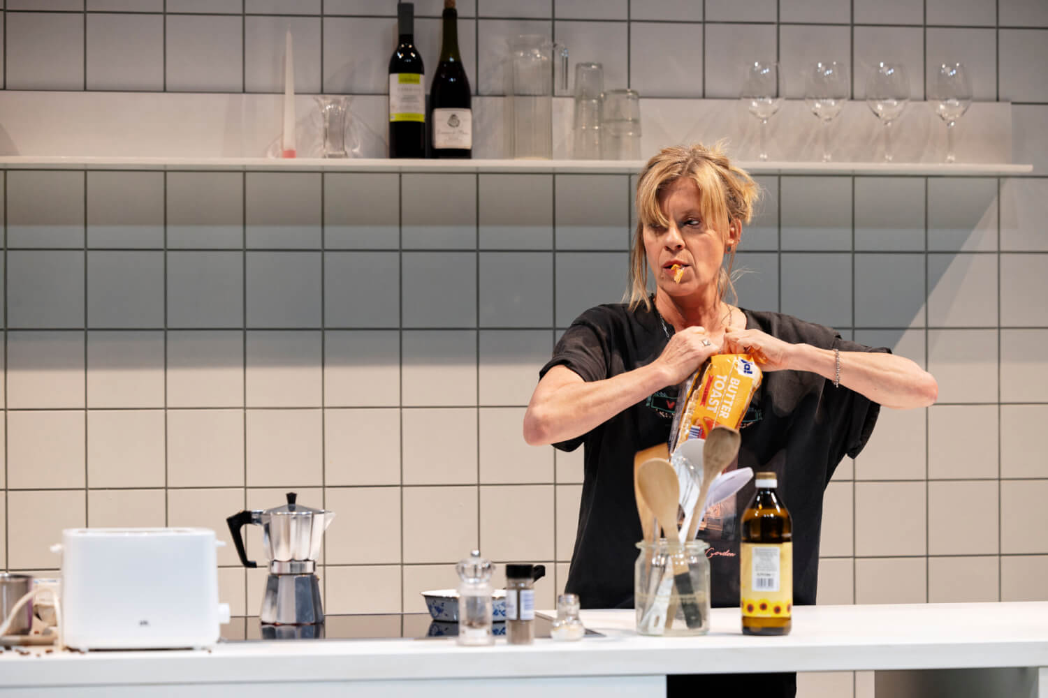 Szene mit Caroline Peters