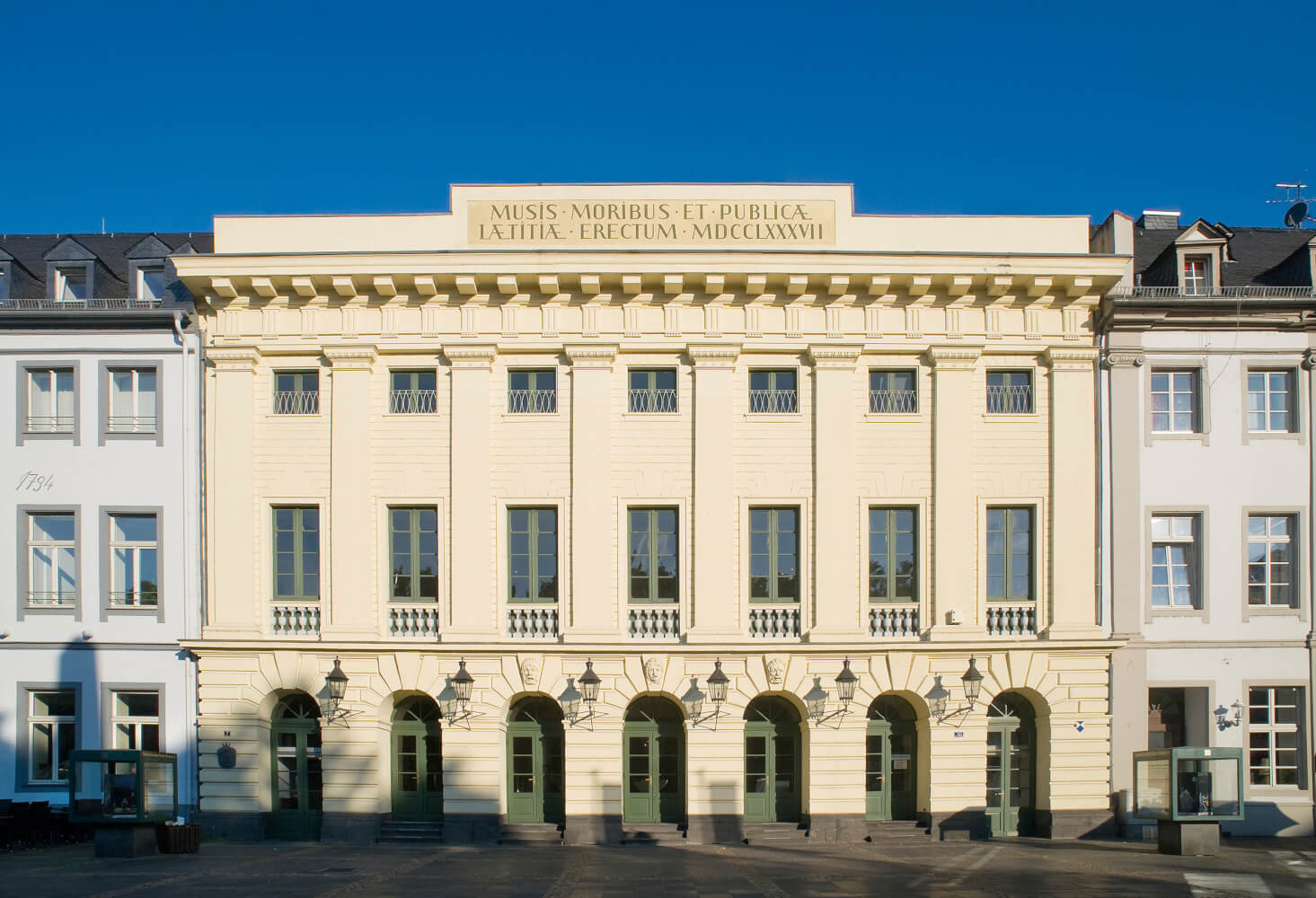 Zu sehen ist der Haupteingang des Theater Koblenz