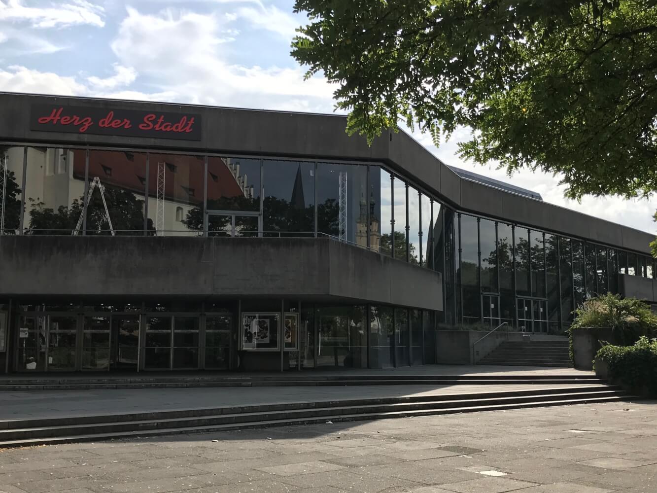 Man sieht das Stadttheater Ingolstadt.