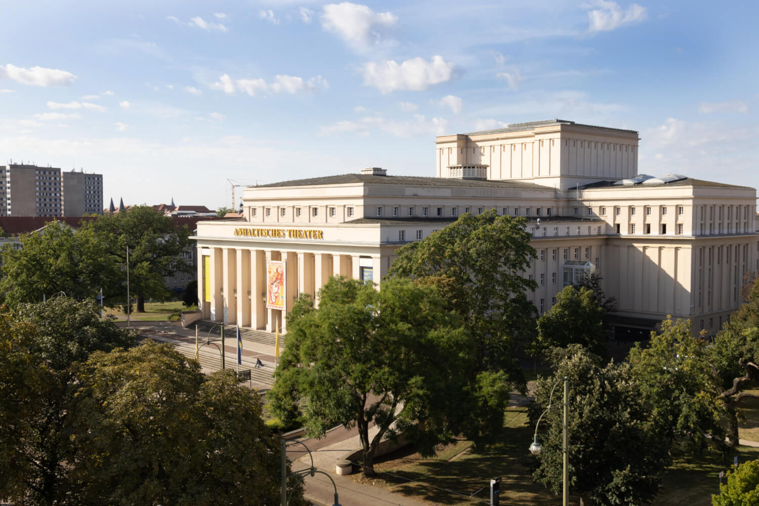 Zu sehen ist das Anhaltische Theater Dessau-Roßlau