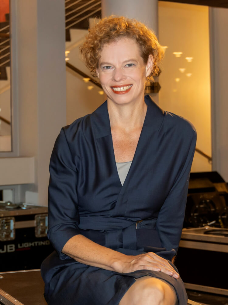Zu sehen ist Dr. Katharina Kost-Tolmein, Generalintendantin des Theater Münster
