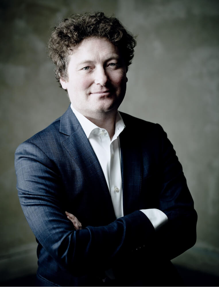 Zu sehen ist Viktor Schoner, Opernintendant Staatsoper Stuttgart