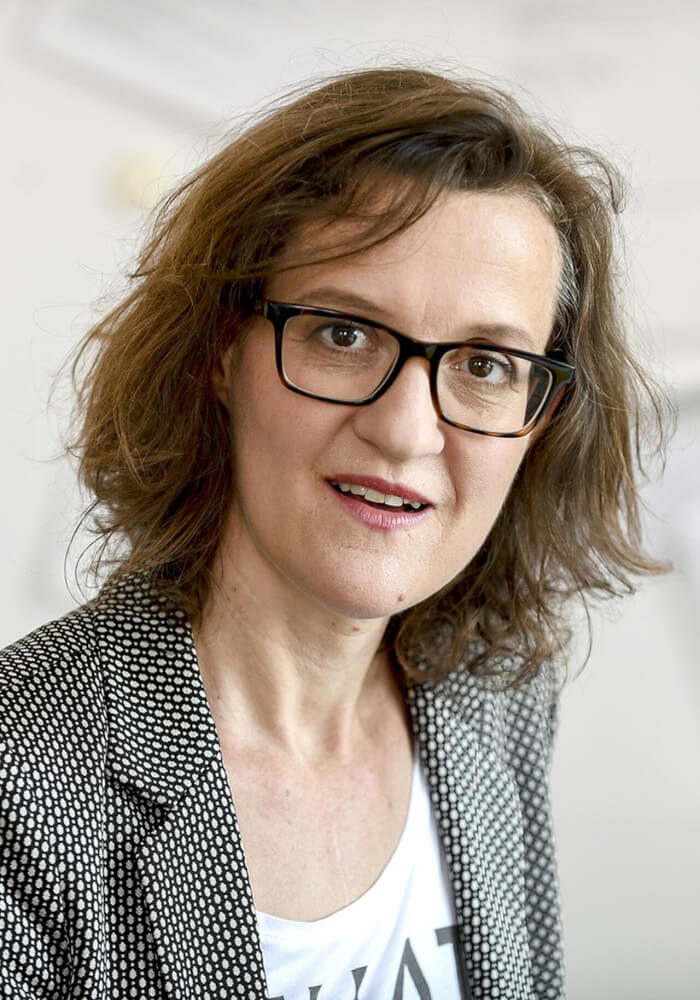Zu sehen ist Miriam Tscholl, designierte Intendantin TDJW Leipzig