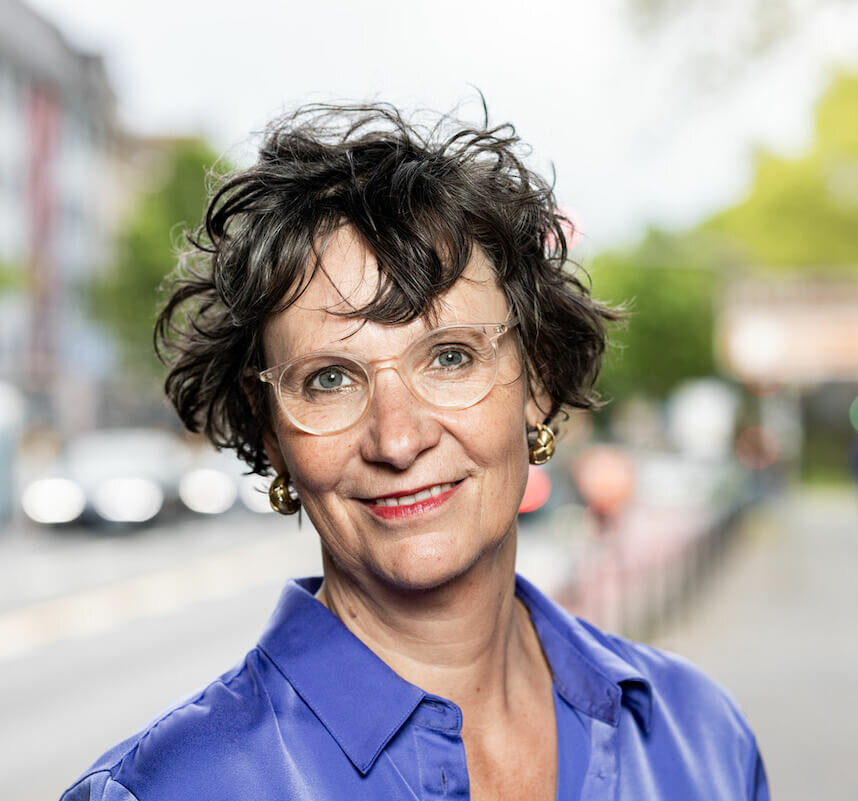 Zu sehen ist Sabine Reich, künstlerische Leiterin des Prinz Regent Theaters Bochum.