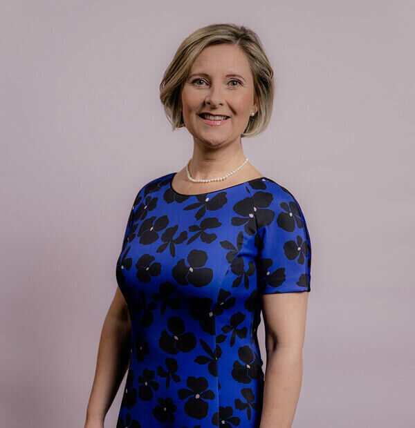 Zu sehen ist Alexandra Stampler-Brown, Geschäftsführende Direktorin der Deutschen Oper am Rhein