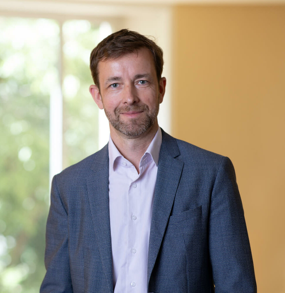 Zu sehen ist Marwin Wendt, Operndirektor der Deutschen Oper am Rhein