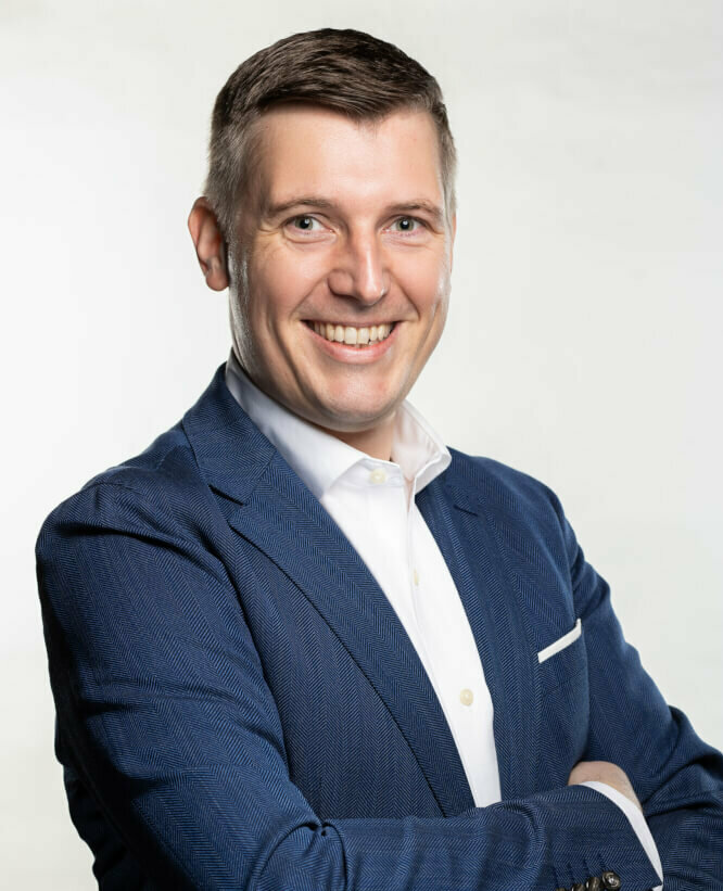 Man sieht Oliver Graf, Intendant des Theaters für Niedersachsen