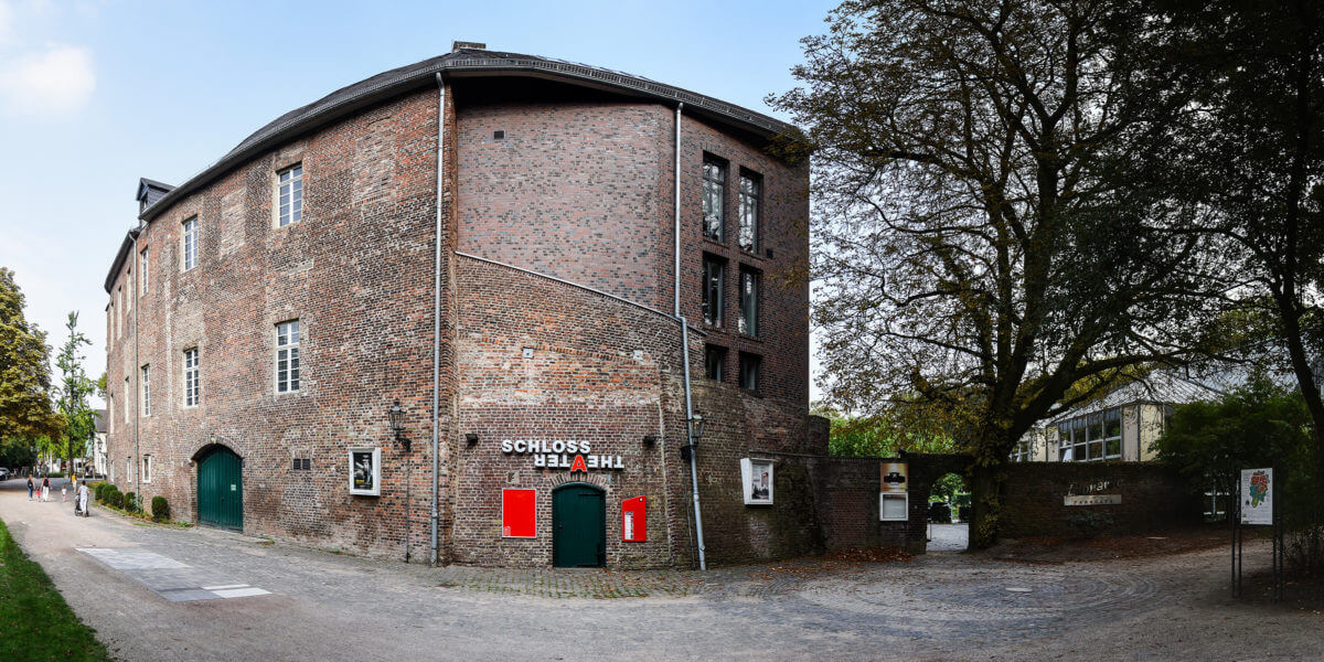 Zu sehen ist das Schlosstheater Moers