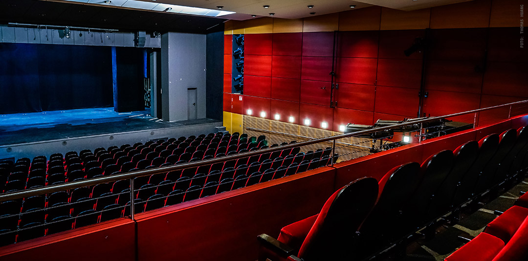 Man sieht den Saal des Altonaer Theater in Hamburg