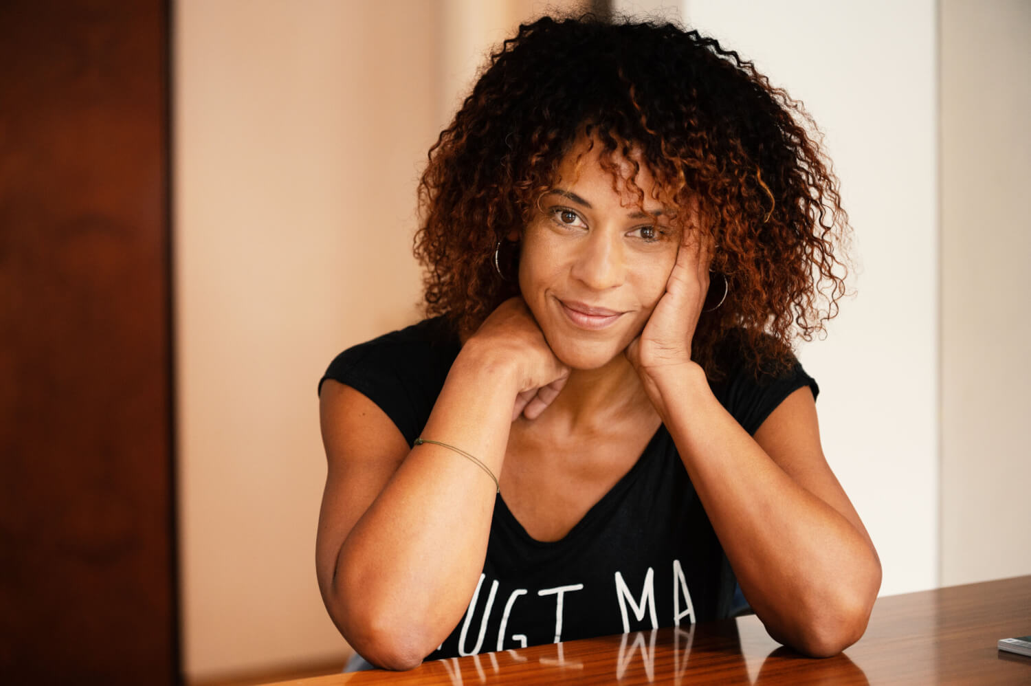 Man sieht die Schauspielerin Anja Herden