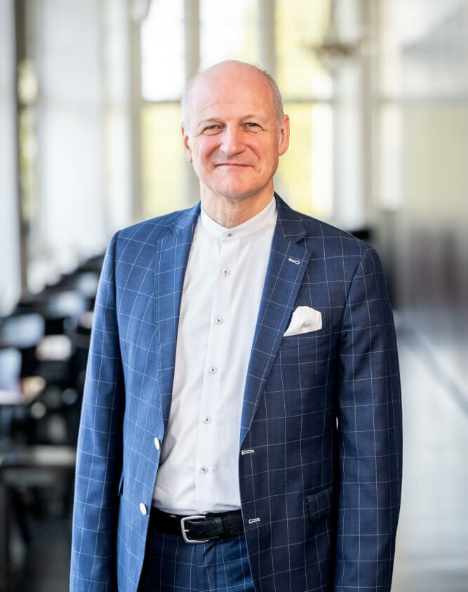 Zu sehen ist Michael Lang, Intendant und Geschäftsführer des Ohnsorg Theater in Hamburg