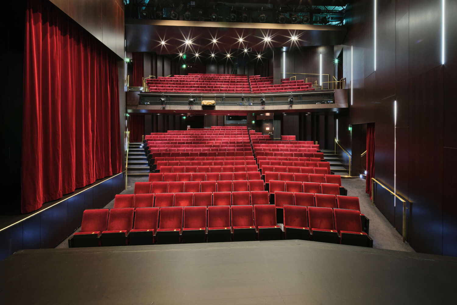 Zu sehen ist der Saal des Ohnsorg Theaters in Hamburg