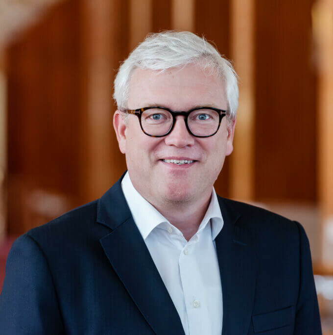 Man sieht Ulrich Jagels, geschäftsführender Direktor der Bayreuther Festspiele