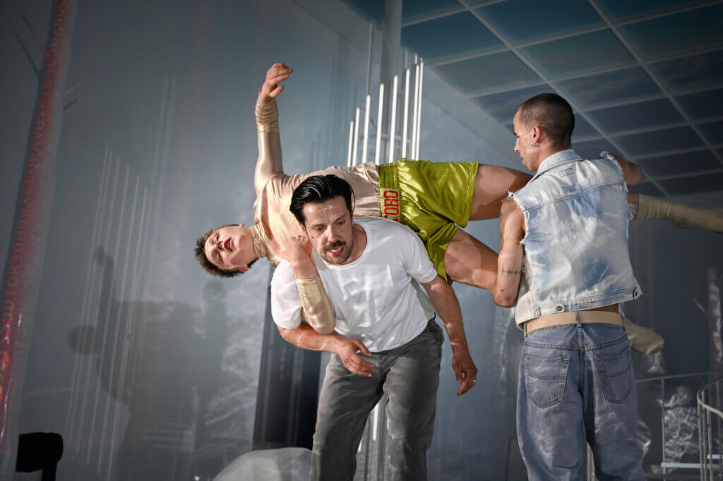 Die Emotionswelt als Lenkung: Emma Bogerd, Christoph Jöde und Javier Monzón García in „A Perfect Sky“.