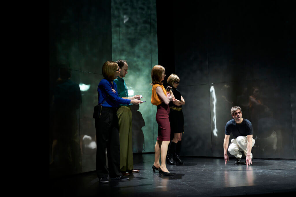 Die Wurzel aus Sein am Akademietheater Wien