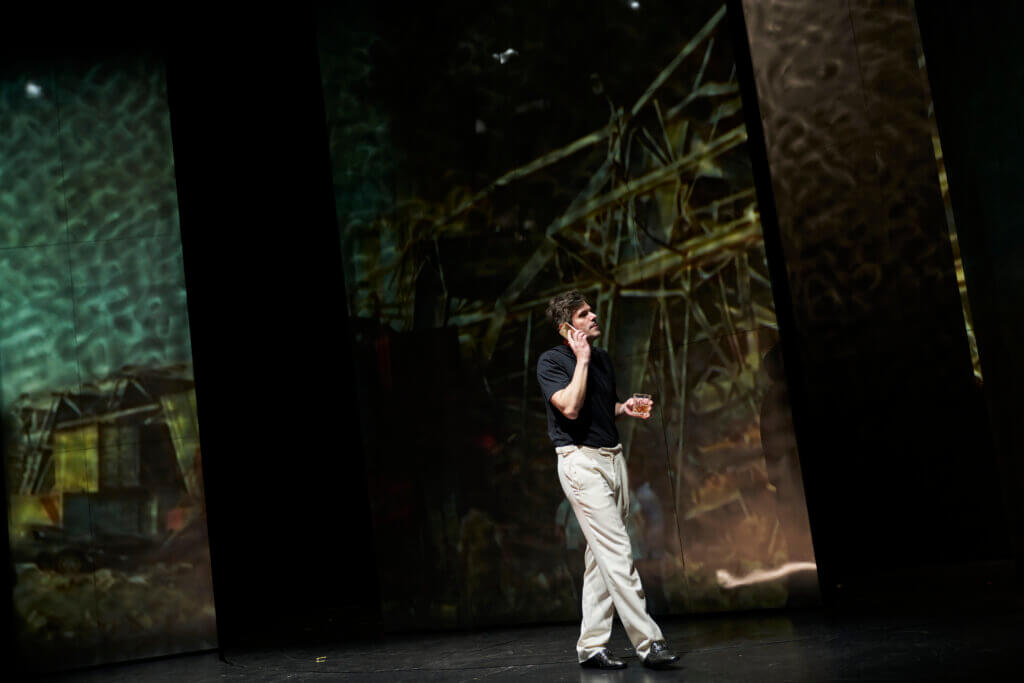 Die Wurzel aus Sein Akademietheater