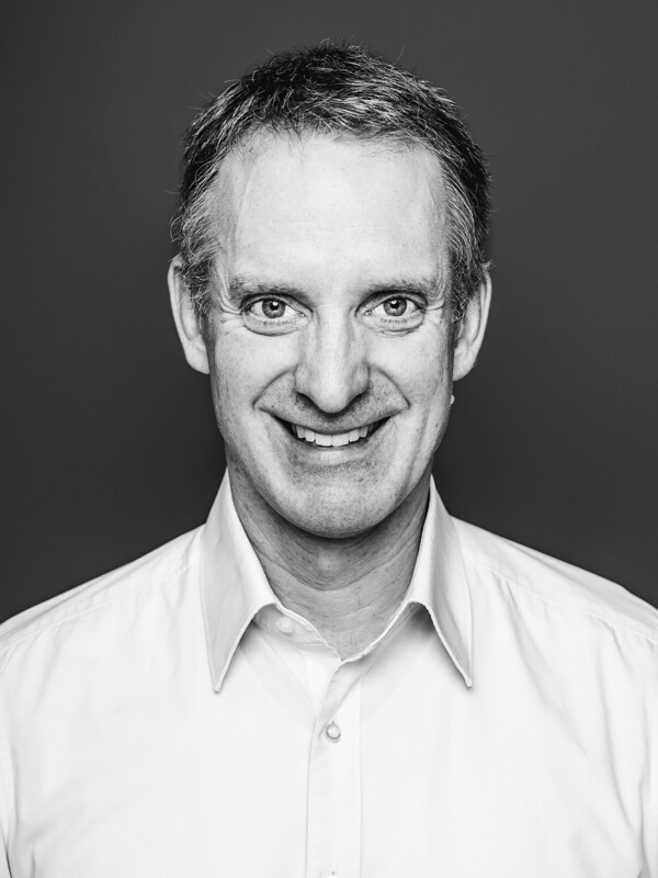 Man sieht Florian Lühnsdorf, kaufmännisch-technischer Geschäftsführer des Theater Hof