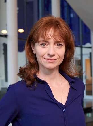 Zu sehen ist Gloria Iberl-Thieme, Spartenleiterin des Puppentheater MiR