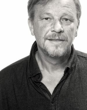 Man sieht Jens Gross, Schauspieldirektor am Theater Bonn.