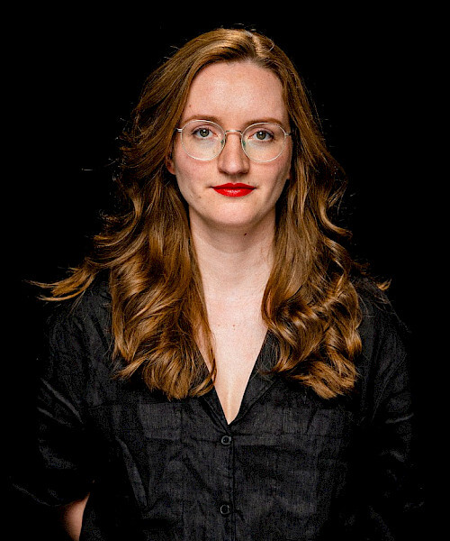 Zu sehen ist Mathilde Lehmann, künstlerische Leiterin Junges Theater am Stadttheater Gießen.