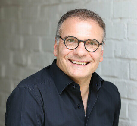 Zu sehen ist Stefano Giannetti, Ballettdirektor des Anhaltischen Theater Dessau