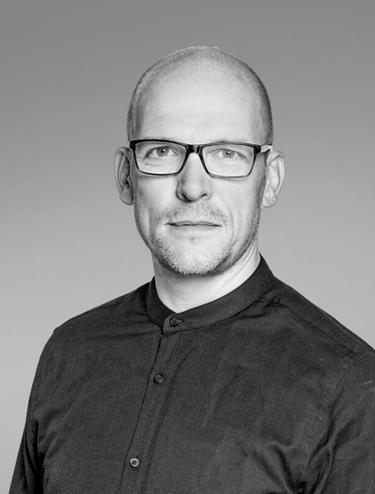 Man sieht Stephan Knies, Geschäftsführender Dramaturg am Volkstheater Rostock