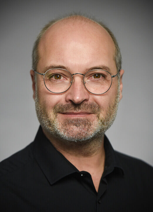 Zu sehen ist Thomas Hermann, Operndirektor Musikalischer Bereich am Nationaltheater Mannheim