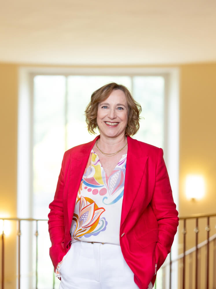 Zu sehen ist Ina Karr, Generalintendantin der Deutsche Oper am Rhein Düsseldorf/Duisburg