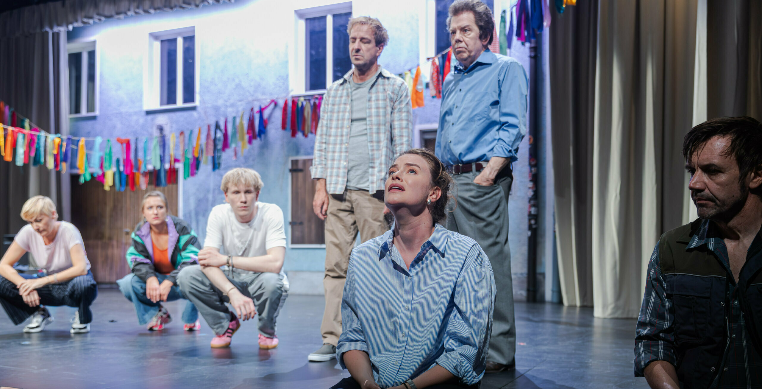 Das Ensemble in „Lob der Gerechten"