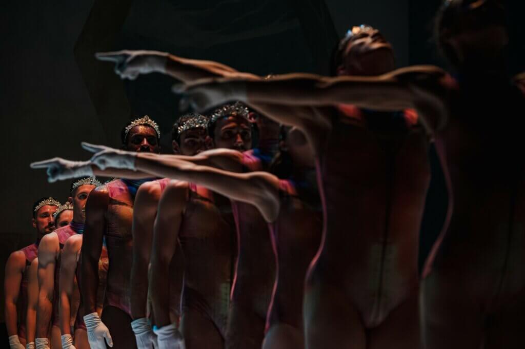 „Cantos“ Szenenfoto am Hessisches Staatstheater Wiesbaden