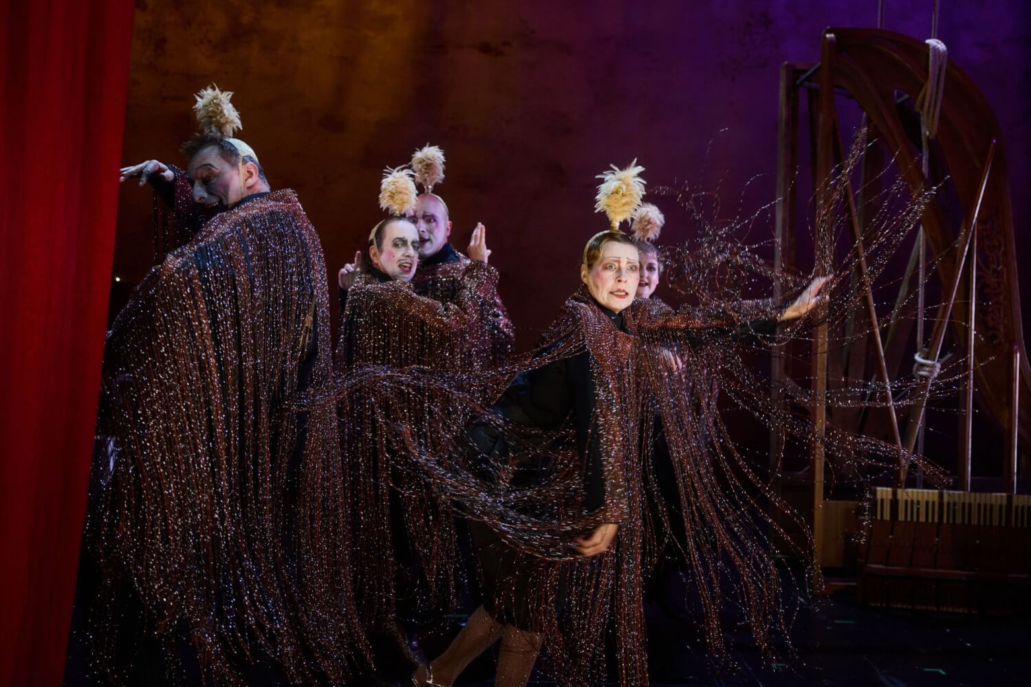 Szene mit (v.l.) Edmund Telgenkämper, André Benndorff, Martin Weigel, Johanna Eiworth und Annika Neugart aus „Play Auerbach".