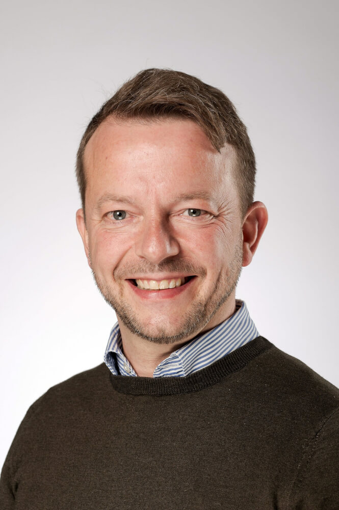 Porträtfoto von Philipp Bormann, Intendant des Gerhart-Hauptmann-Theater Görlitz-Zittau ab der Spielzeit 2026/27.