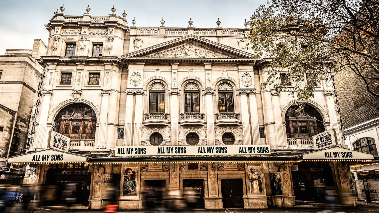 Zu sehen ist das Wyndham's Theatre im Londoner West End